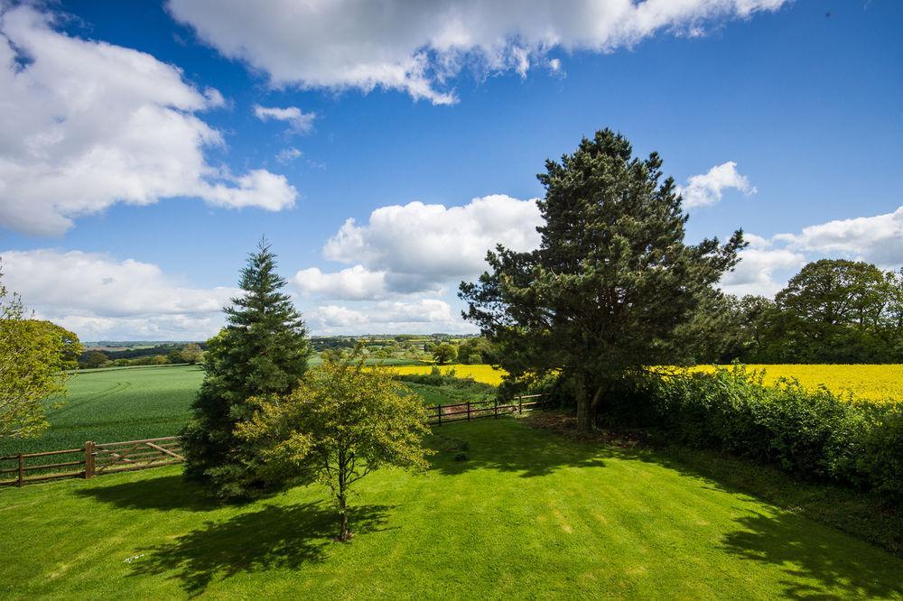 Hills Farm Bed & Breakfast Leominster Eksteriør bilde