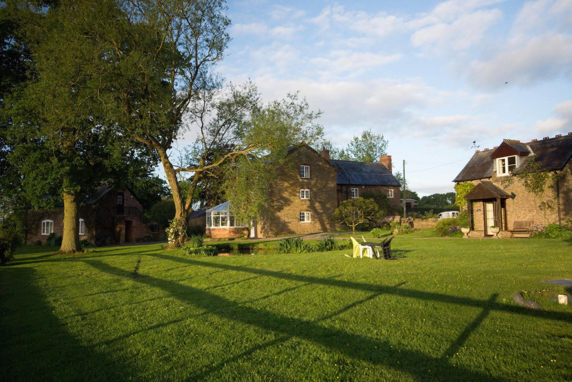 Hills Farm Bed & Breakfast Leominster Eksteriør bilde